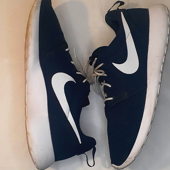 Nike Men's Roshe One Obsedian Navy Running Shoes. - Picture 1 of 9